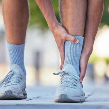 How to Address Morning Foot Discomfort with Simple Practices